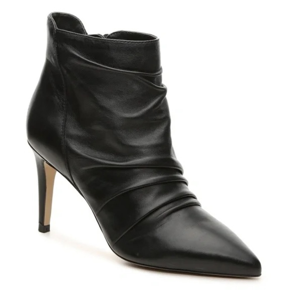Tahari black leather Kaleo pointed toe high heel ankle booties - size 7.5